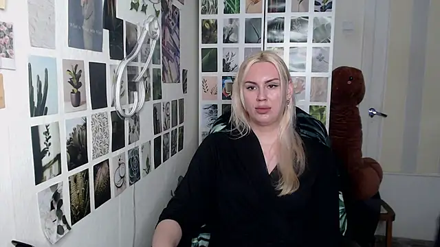 Snapshot of CapriScorpion chatting on 20, 11, 2025 CapriScorpion online show from 20, 11, 2025