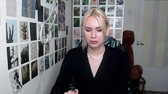 Snapshot of CapriScorpion chatting on 26, 11, 2025 CapriScorpion online show from 26, 11, 2025