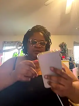Snapshot of kweenxkarma chatting on 10, 9, 2025 kweenxkarma online show from 10, 9, 2025