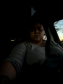 Snapshot of kweenxkarma chatting on 6, 11, 2025 kweenxkarma online show from 6, 11, 2025