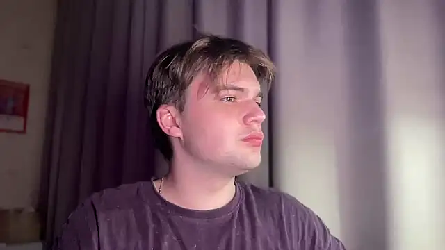 Snapshot of superfluboy_ chatting on 11, 3, 2025 superfluboy online show from 11, 3, 2025