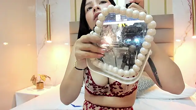 AnneDixie online show from 4, 10, 2025