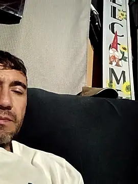 Snapshot of prettyboi6992 chatting on 7, 4, 2026 prettyboi6992 online show from 7, 4, 2026