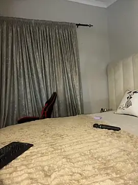 Bustygoddess32 online show from 28, 2, 2026