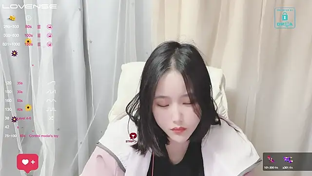 Snapshot of 1meng chatting on 8, 12, 2024 1meng online show from 8, 12, 2024
