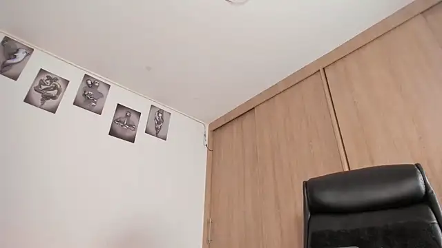 Bambi gurl online show from 14, 3, 2025