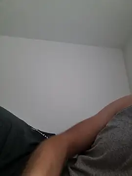 Snapshot of suarez1235 chatting on 17, 11, 2025 suarez1235 online show from 17, 11, 2025