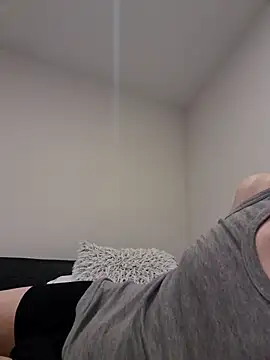 Snapshot of suarez1235 chatting on 2, 12, 2025 suarez1235 online show from 2, 12, 2025