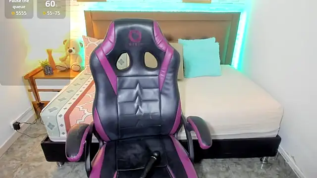 julieth love  online show from 2, 10, 2025