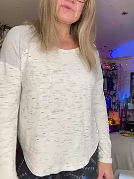 TrenaAnne online show from 18, 2, 2025