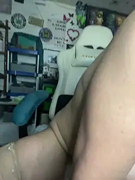 TrenaAnne online show from 6, 3, 2025