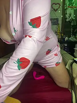 TrenaAnne online show from 5, 11, 2025