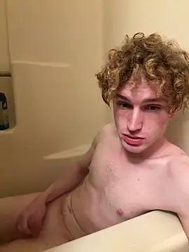 Snapshot of CreamyAustin chatting on 10, 3, 2026 CreamyAustin online show from 10, 3, 2026