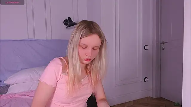 Snapshot of Beatrica_Klein chatting on 8, 12, 2024 Beatrica Klein online show from 8, 12, 2024