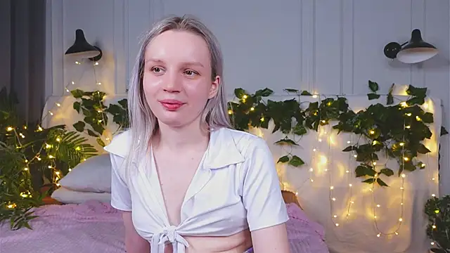 Snapshot of Beatrica_Klein chatting on 8, 3, 2025 Beatrica Klein online show from 8, 3, 2025