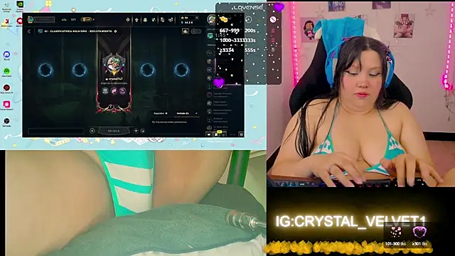Snapshot of crystal7u7 chatting on 10, 9, 2025 crystal7u7 online show from 10, 9, 2025