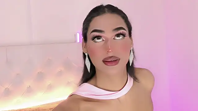 Snapshot of amal_baddell chatting on 21, 12, 2025 amal baddell online show from 21, 12, 2025