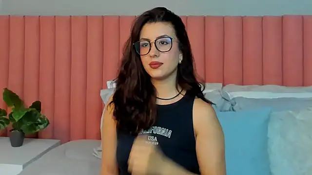 EmaSaenz online show from 4, 4, 2026