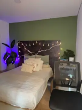 EmaSaenz online show from 9, 4, 2026