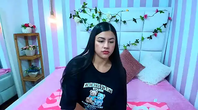 Kendall Sophy online show from 18, 3, 2025