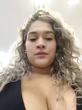 Snapshot of Sara_smiiith211 chatting on 12, 12, 2024 Sara smiiith211 online show from 12, 12, 2024