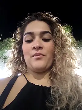 Snapshot of Sara_smiiith211 chatting on 9, 10, 2025 Sara smiiith211 online show from 9, 10, 2025