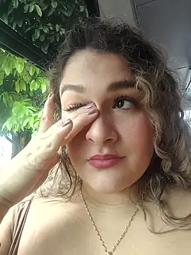 Sara smiiith211 online show from 15, 4, 2026