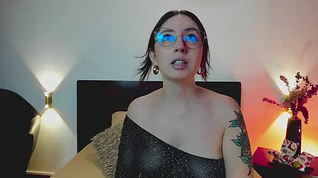 Snapshot of Emilywatsonn chatting on 24, 12, 2024 Emilywatsonn online show from 24, 12, 2024