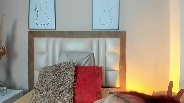 Snapshot of Emilywatsonn chatting on 2, 1, 2025 Emilywatsonn online show from 2, 1, 2025