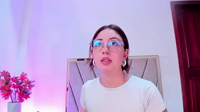 Snapshot of Emilywatsonn chatting on 11, 2, 2025 Emilywatsonn online show from 11, 2, 2025