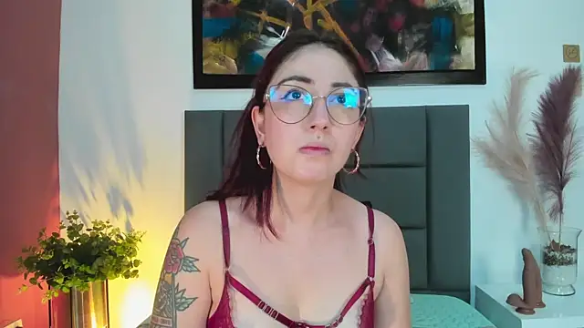 Snapshot of Emilywatsonn chatting on 16, 9, 2025 Emilywatsonn online show from 16, 9, 2025