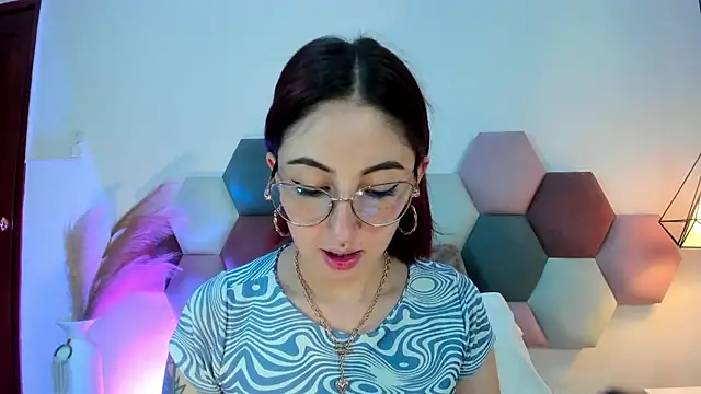 Snapshot of Emilywatsonn chatting on 23, 9, 2025 Emilywatsonn online show from 23, 9, 2025