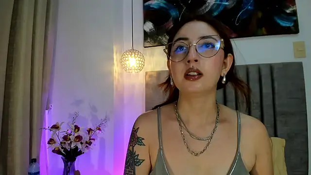 Emilywatsonn online show from 22, 10, 2025