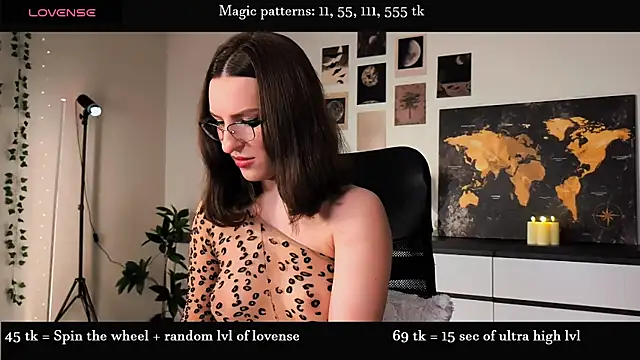 Snapshot of Alicia_x_art chatting on 12, 6, 2026 Alicia x art online show from 12, 6, 2026