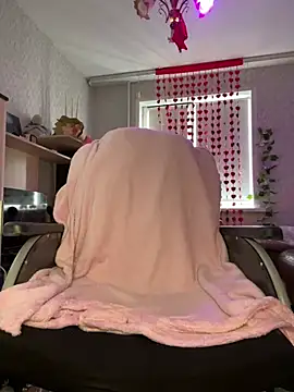 MiniSophiaa online show from 18, 3, 2025