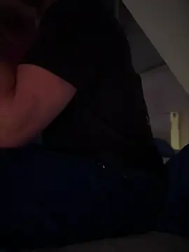 Bennyben8604 online show from 27, 2, 2025