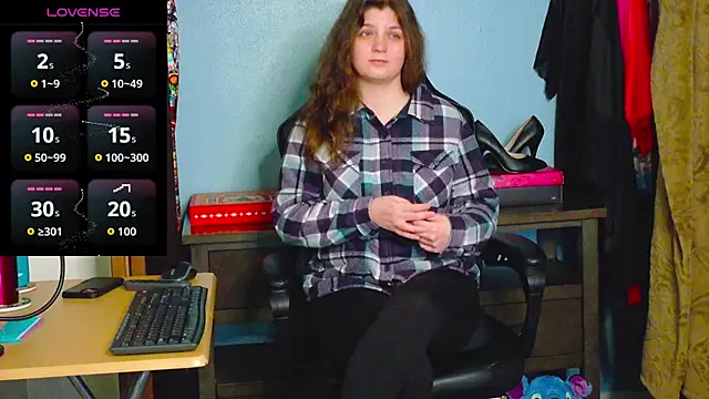 Snapshot of TreeJeanne chatting on 13, 12, 2025 TreeJeanne online show from 13, 12, 2025