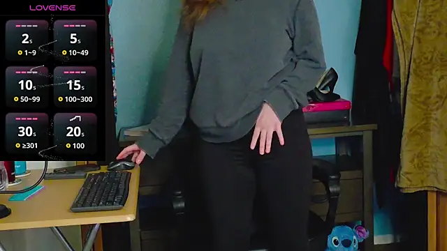 Snapshot of TreeJeanne chatting on 19, 12, 2025 TreeJeanne online show from 19, 12, 2025