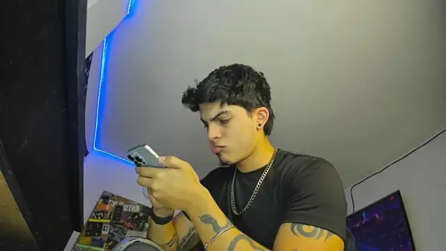 charlie hotxxx online show from 4, 12, 2024