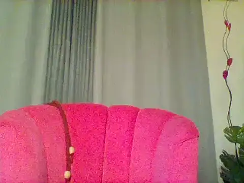 Queeen model online show from 13, 3, 2025