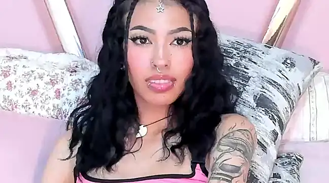 Snapshot of Eva_Benely chatting on 20, 12, 2024 Eva Benely online show from 20, 12, 2024