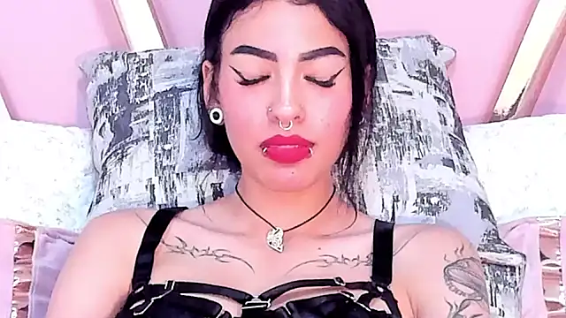 Snapshot of Eva_Benely chatting on 17, 1, 2025 Eva Benely online show from 17, 1, 2025