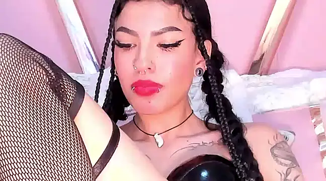 Snapshot of Eva_Benely chatting on 7, 3, 2025 Eva Benely online show from 7, 3, 2025