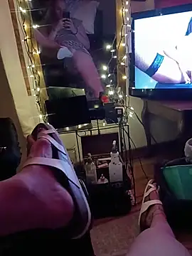 Dee-Lux Fux online show from 18, 11, 2025