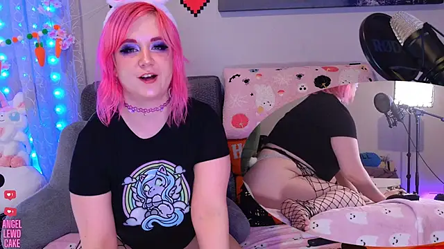 Angel-Lewd-Cake online show from 4, 4, 2026