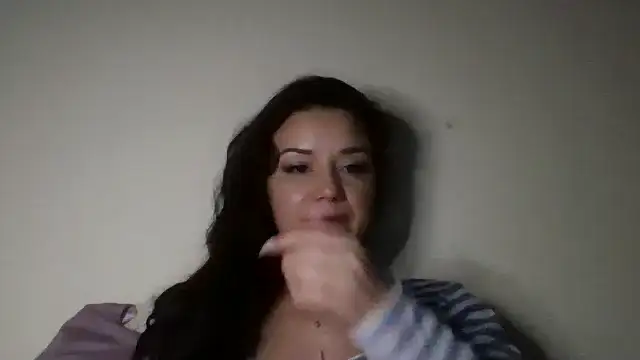 Snapshot of Linusya chatting on 26, 10, 2025 Linusya online show from 26, 10, 2025