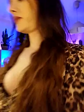 Luna Kitanna online show from 6, 3, 2025