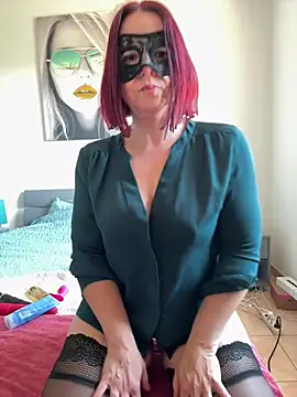 Snapshot of la_petite_prunette69 chatting on 17, 4, 2026 la petite prunette69 online show from 17, 4, 2026