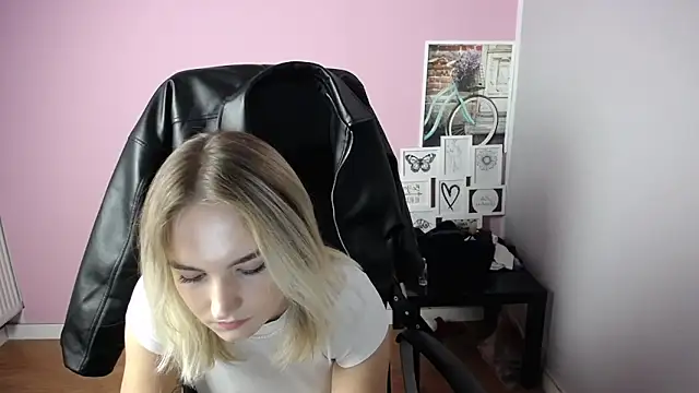 viktoria lovely online show from 10, 10, 2025