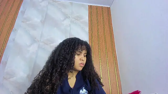 Snapshot of makena18 chatting on 25, 9, 2025 makena18 online show from 25, 9, 2025